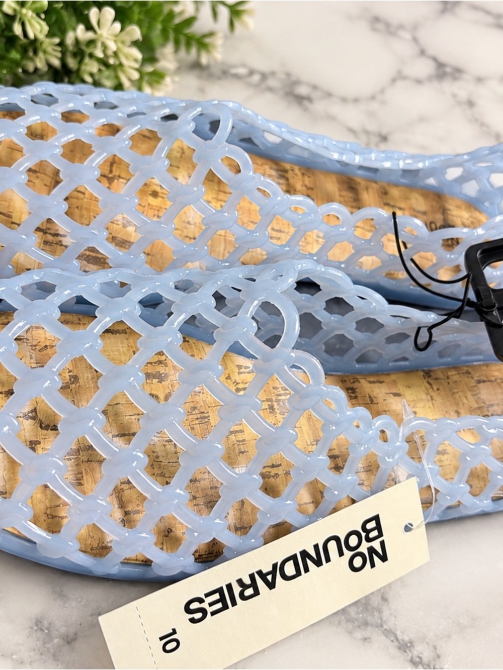No Boundaries Translucent Jelly Slide Sandals - Clear/White
